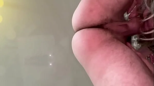 Big stepmom took a dick in her mouth and started moaning when she was fucked in anal