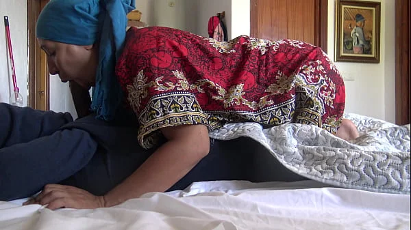 A Turkish hotel maid is NOT SCARED when a French guest shows his big black cock