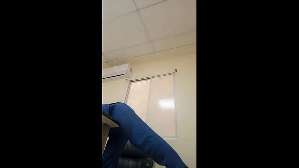 video viral de la enfermera del hospital !! fue a ponerle una ampolla al paciente y terminaron follando