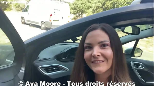 Ava Moore - Salope française se doigte et gicle partout prés d'une route - PORN VLOG