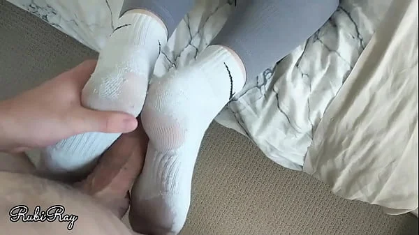 Fit babe gives Footjob before dripping Creampie in ripped leggings