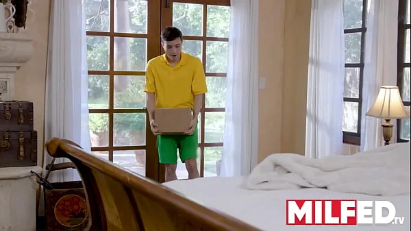 Amazon Delivery Guy Delivers His Cock - MILFED