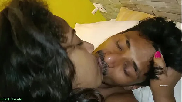 Hot beautiful Bhabhi long kissing and wet pussy fucking! Real sex