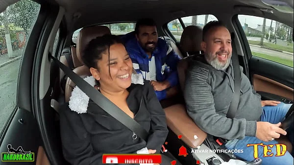 Mais um casal entra e apronta com a esposa pelada no carro - Fanny Prado Official